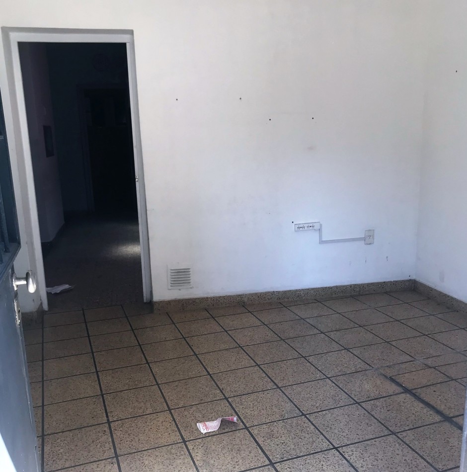  Venta casa Versalles a refaccionar 3 amb  c/cochera y terraza 