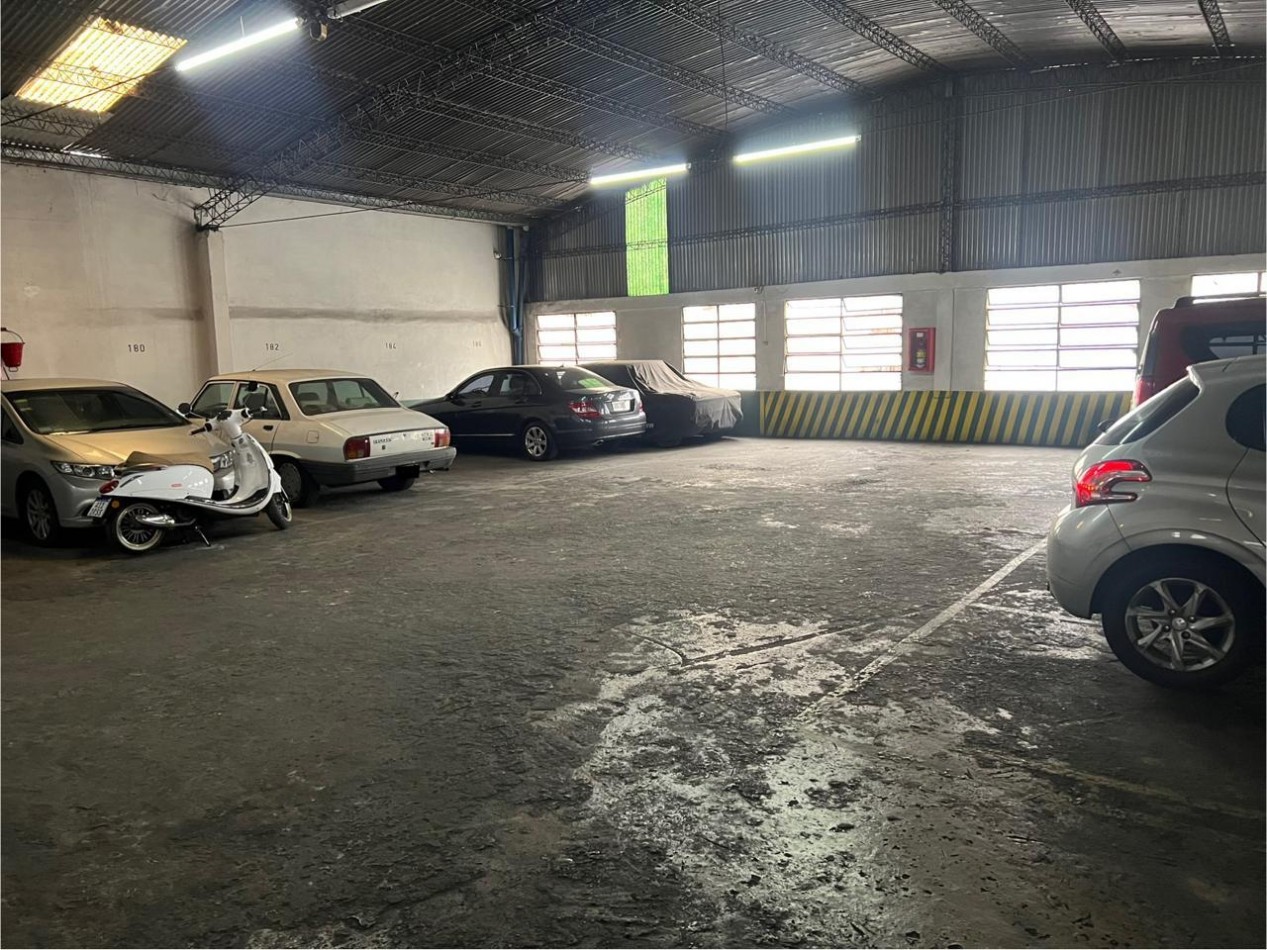 Venta de cochera cubierta en Belgrano