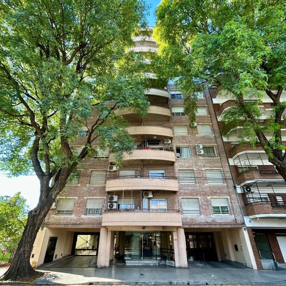2 Amb. c/cochera Venta Flores